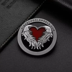 3D Wings With Love Smalto antico argento Hollow Emblema Pin