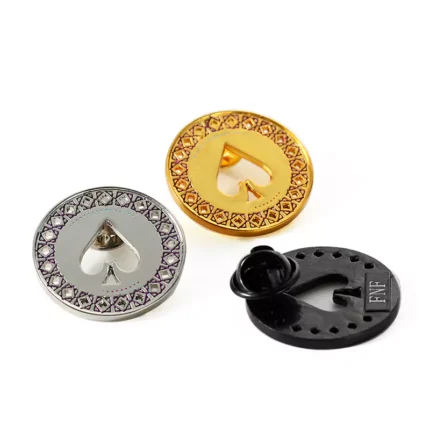 桃形空心金银黑徽章别针，背面有激光图案