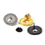 Pfirsich geformt hohlen Gold Silber schwarz Abzeichen Pin mit Laser auf der Rückseite