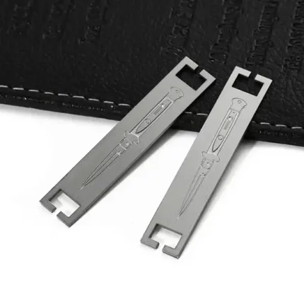 3002-4-Segnalibro unico rettangolare in argento antico con motivo a pugnale