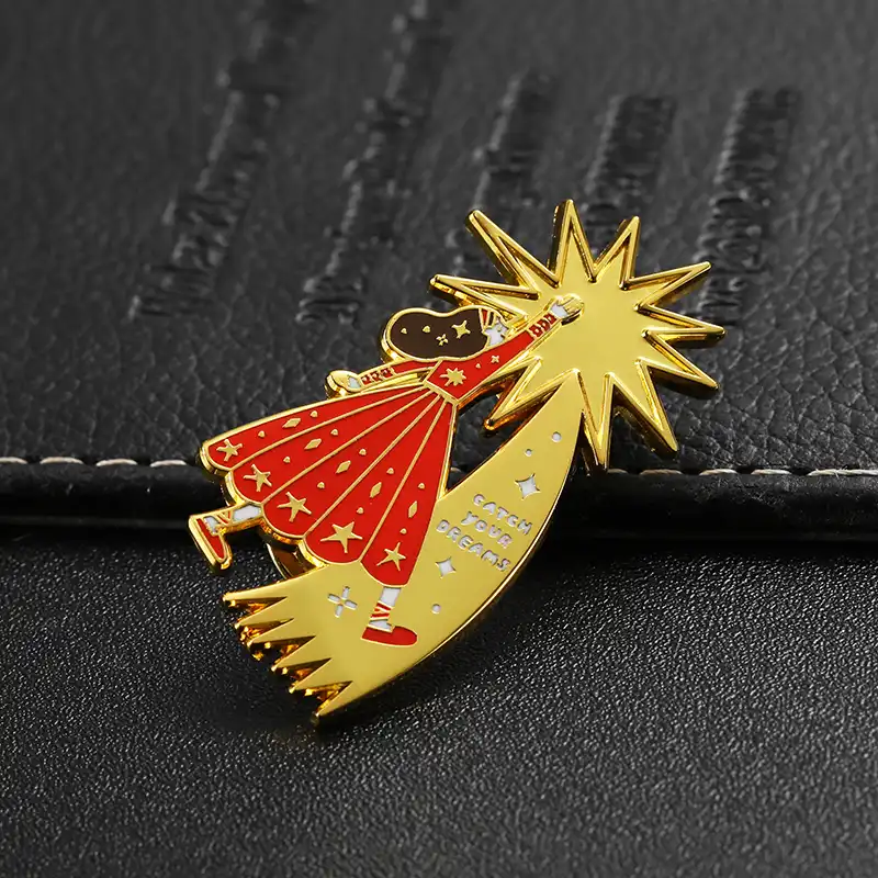 1606-5- Mädchen und Baum Goldabzeichen