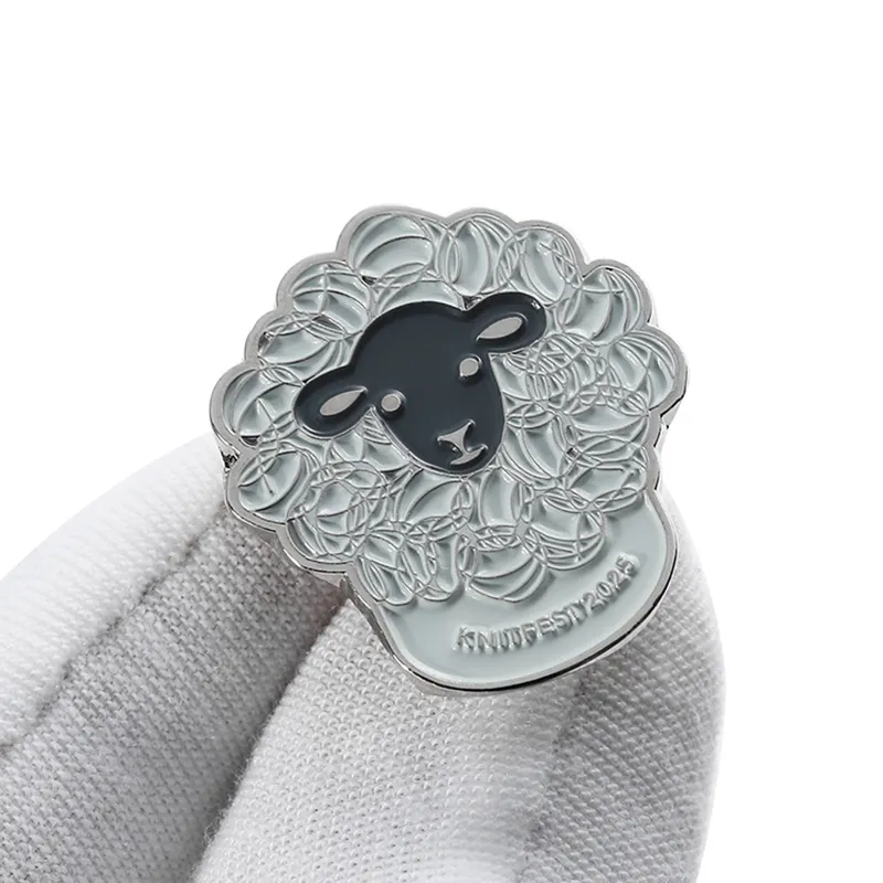 1702-6-KnitFest 2025 针织纹理羊羔金属胸针