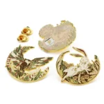 1705-3-精美的镀金动物徽章