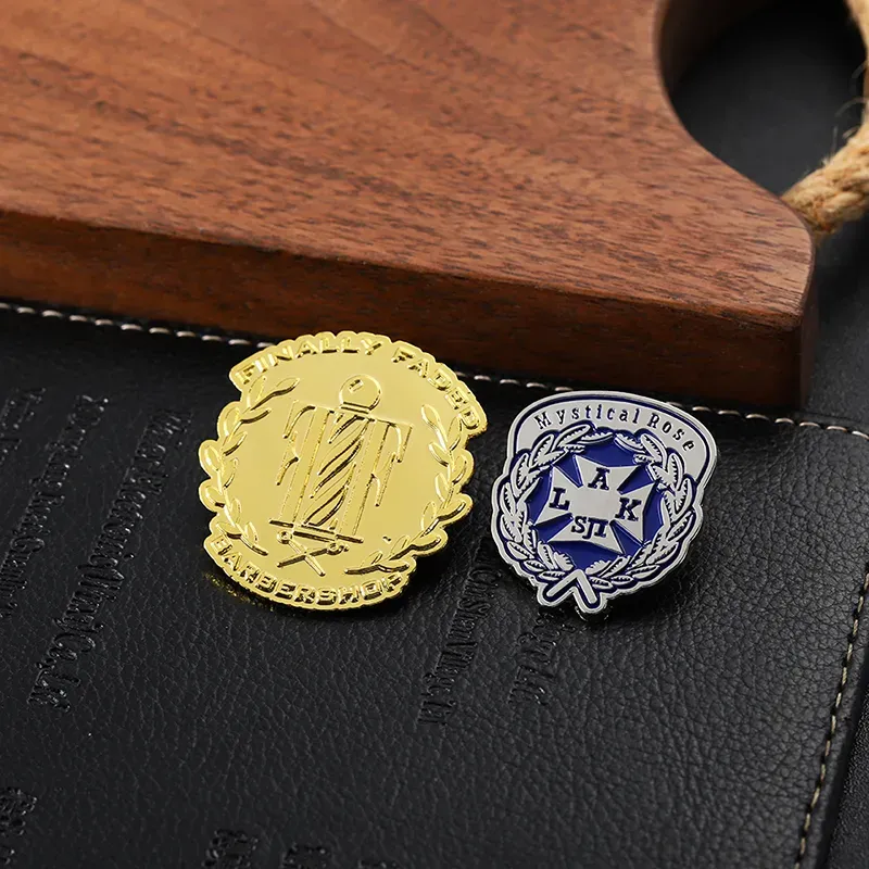 1572-6-Золотая булавка неправильной формы